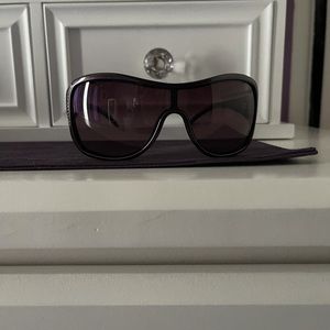 Valentino purple frame black glass